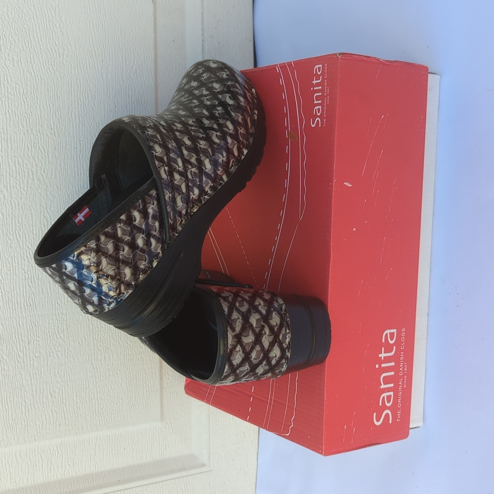 New in box. Sanita Professional Clogs 36 Fits US W 5.5